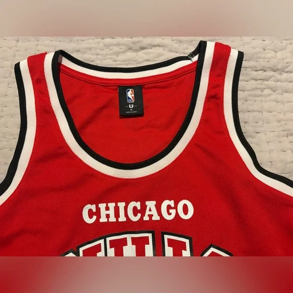 Chicago Bulls Jersey Women’s Size Medium Red Sleeveless NBA - Picture 4 of 9